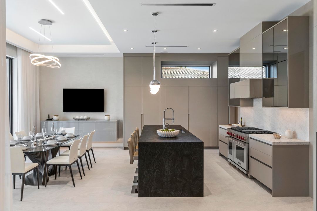 For Sale: $9,895,000 (5 beds, 5 baths, 5699 Square Feet)