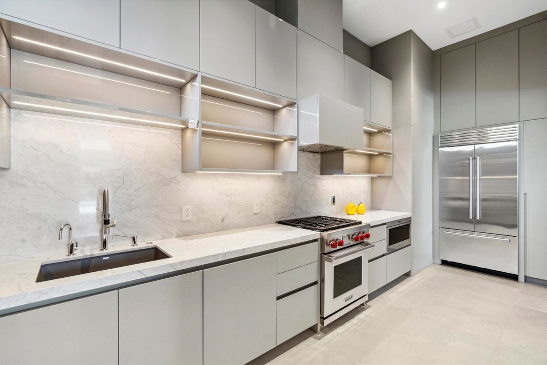 For Sale: $9,895,000 (5 beds, 5 baths, 5699 Square Feet)