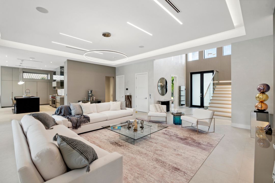 For Sale: $9,895,000 (5 beds, 5 baths, 5699 Square Feet)