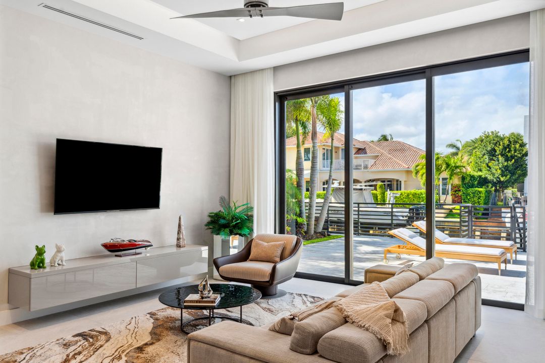 For Sale: $9,895,000 (5 beds, 5 baths, 5699 Square Feet)