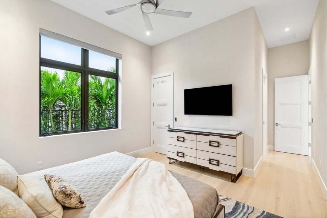 For Sale: $9,895,000 (5 beds, 5 baths, 5699 Square Feet)