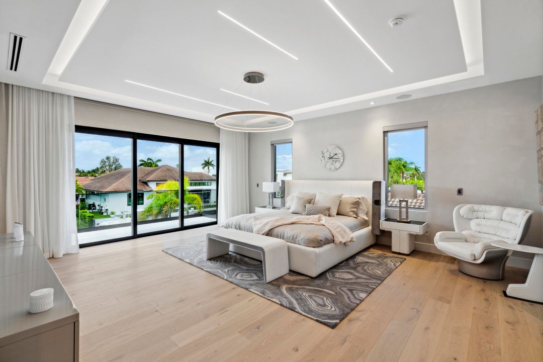 For Sale: $9,895,000 (5 beds, 5 baths, 5699 Square Feet)