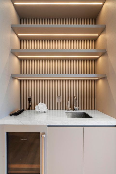 For Sale: $9,895,000 (5 beds, 5 baths, 5699 Square Feet)