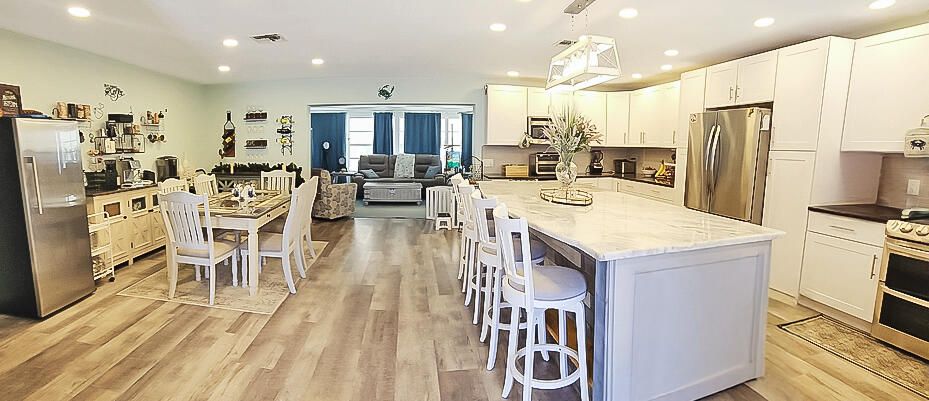 Activo con contrato: $830,000 (3 camas, 3 baños, 2094 Pies cuadrados)