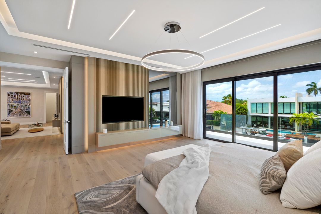 For Sale: $9,895,000 (5 beds, 5 baths, 5699 Square Feet)