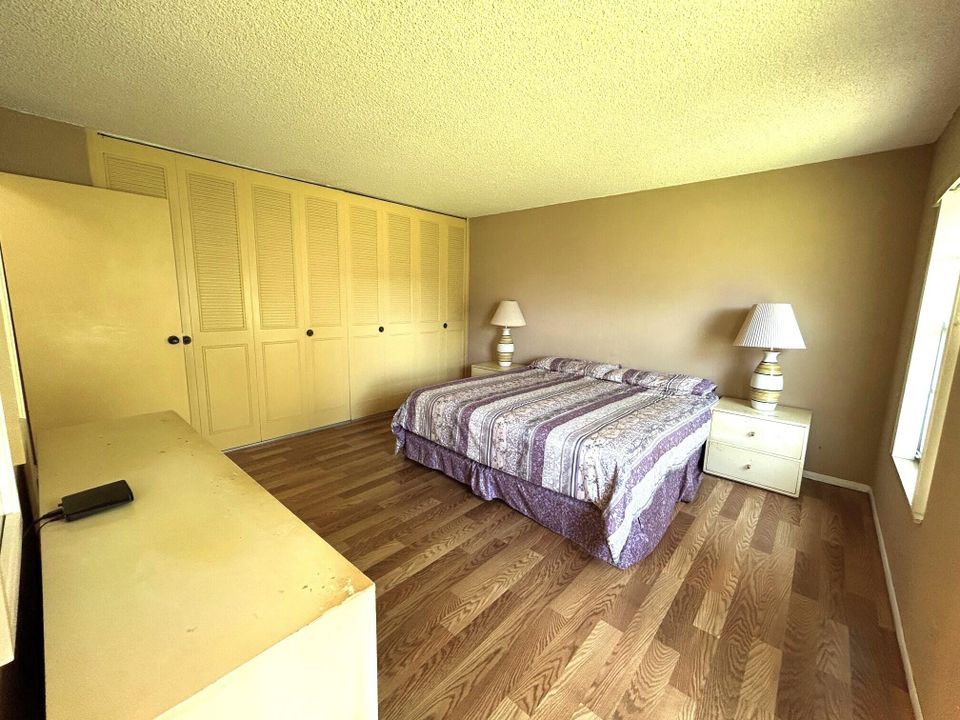 Active With Contract: $128,000 (2 beds, 1 baths, 1024 Square Feet)