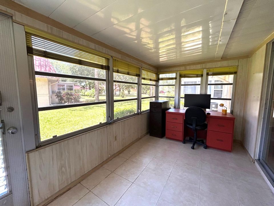 Active With Contract: $128,000 (2 beds, 1 baths, 1024 Square Feet)