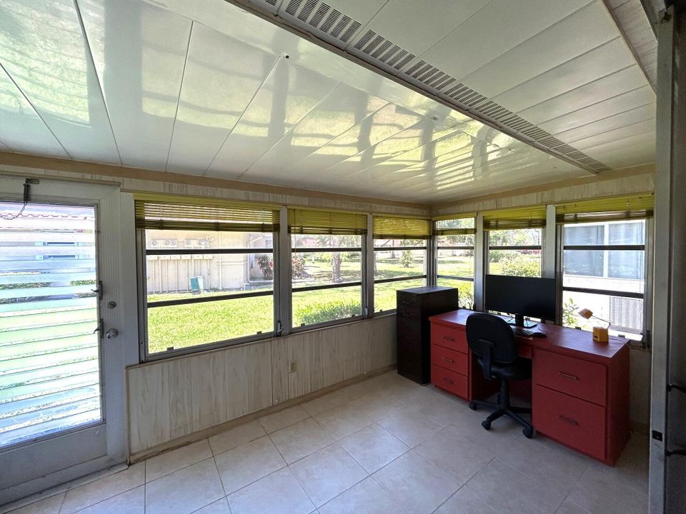 Active With Contract: $128,000 (2 beds, 1 baths, 1024 Square Feet)