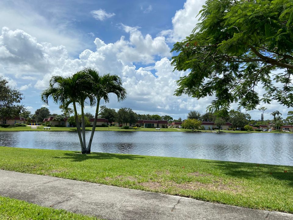 Active With Contract: $128,000 (2 beds, 1 baths, 1024 Square Feet)