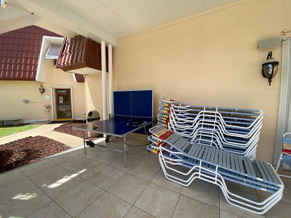 Active With Contract: $128,000 (2 beds, 1 baths, 1024 Square Feet)