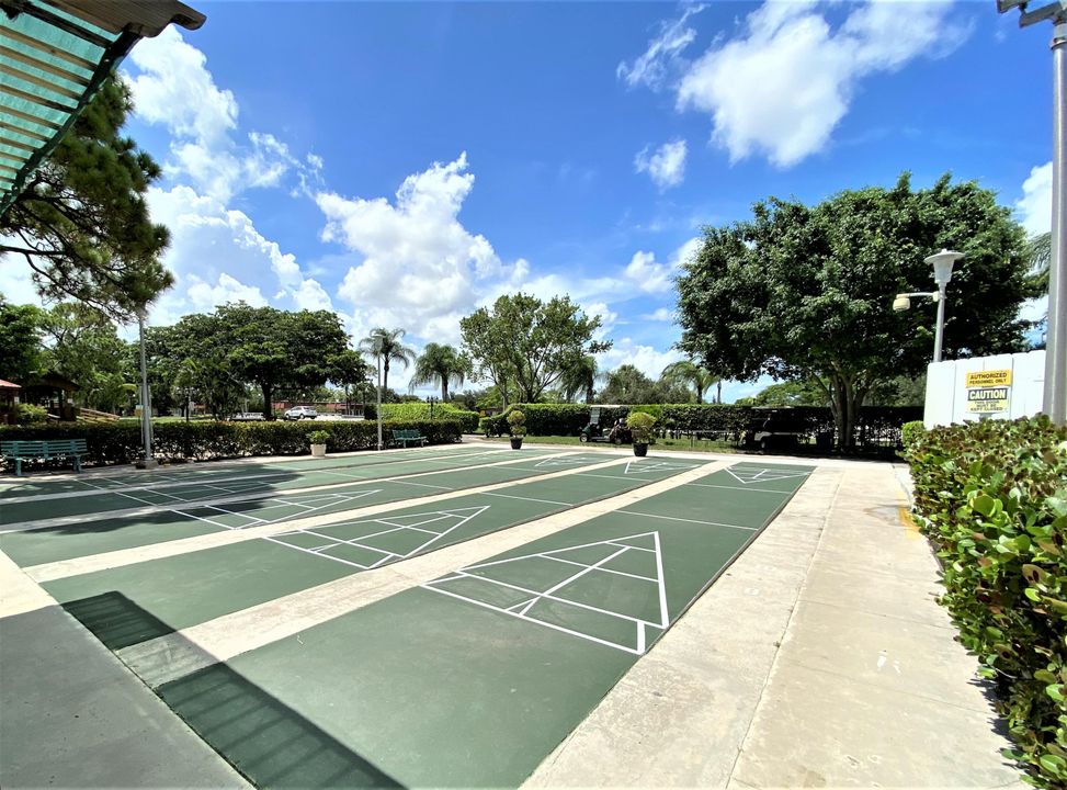 Active With Contract: $128,000 (2 beds, 1 baths, 1024 Square Feet)