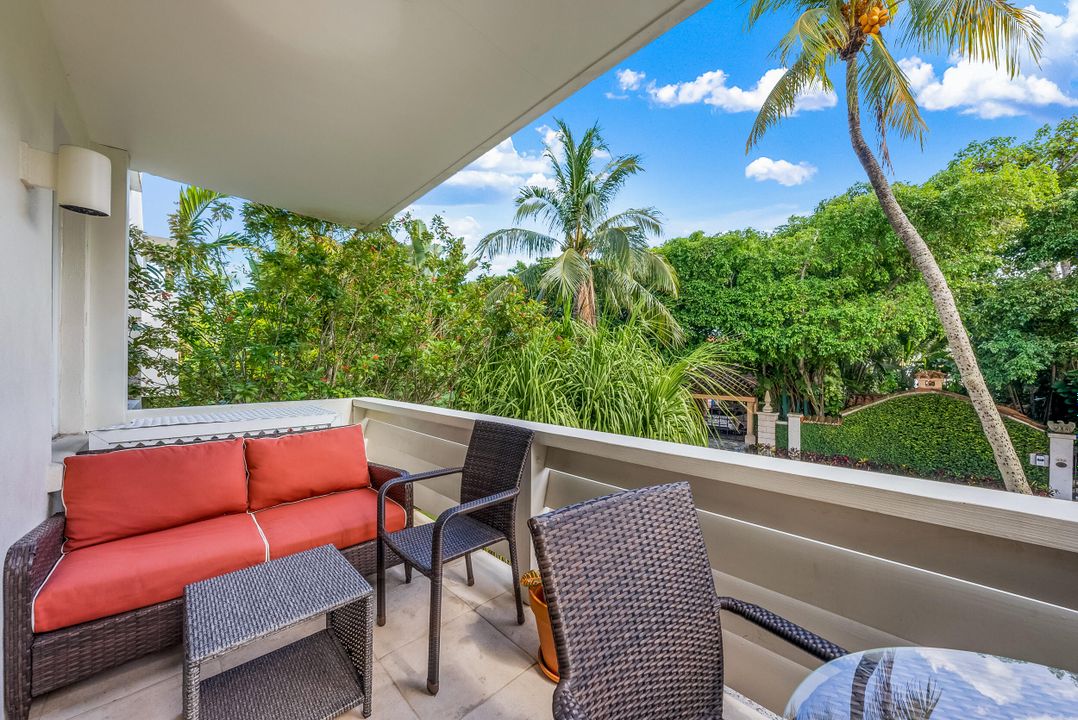 Active With Contract: $13,000 (2 beds, 2 baths, 900 Square Feet)