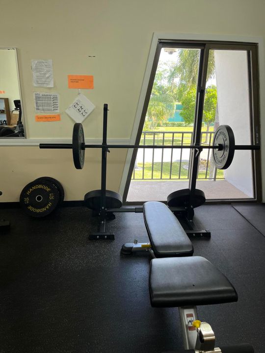 Active With Contract: $128,000 (2 beds, 1 baths, 1024 Square Feet)