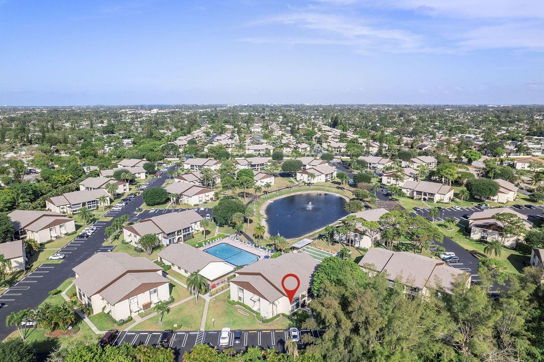 合同活跃: $105,000 (1 贝兹, 1 浴室, 780 平方英尺)