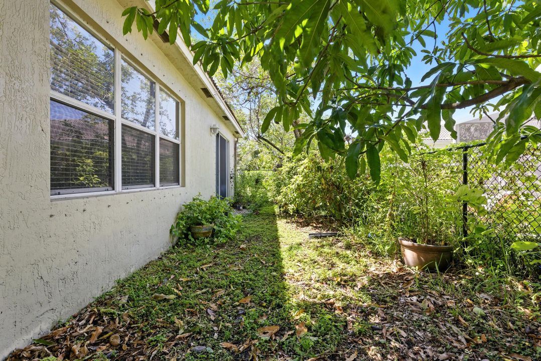 Activo con contrato: $479,500 (3 camas, 2 baños, 1936 Pies cuadrados)