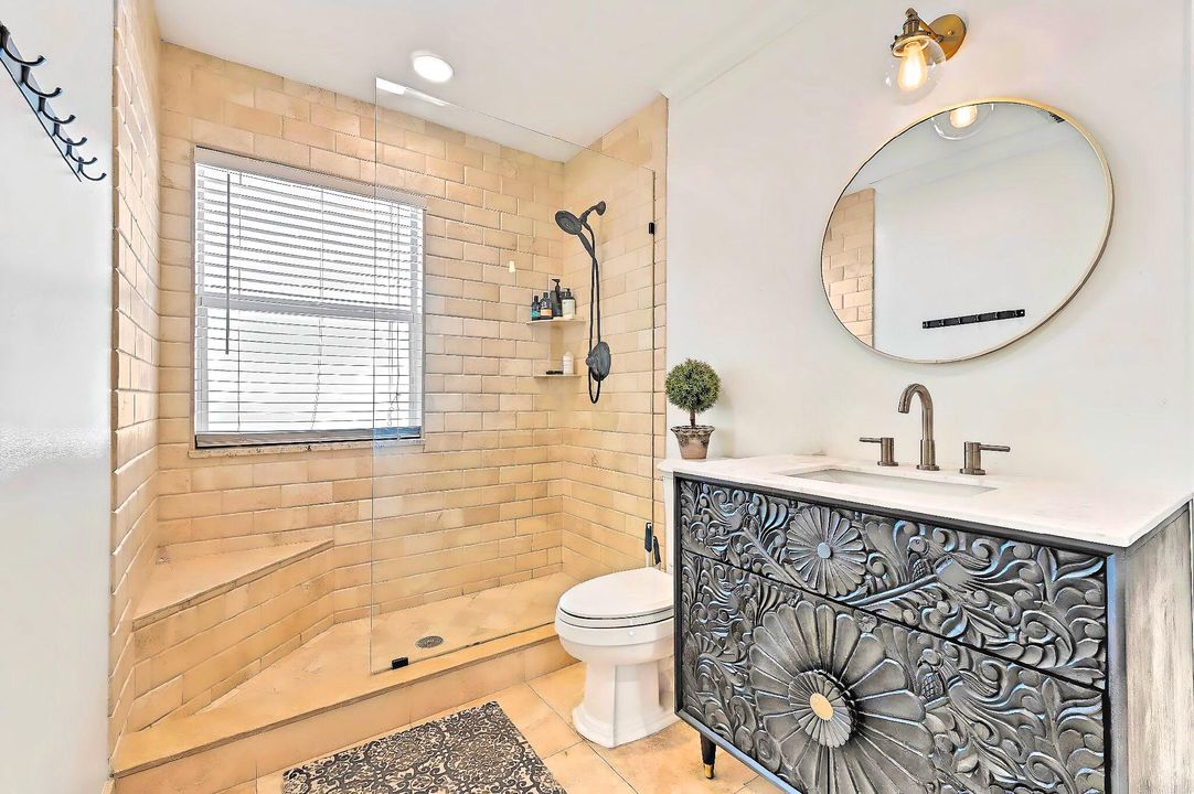 Activo con contrato: $2,999,999 (4 camas, 3 baños, 2657 Pies cuadrados)