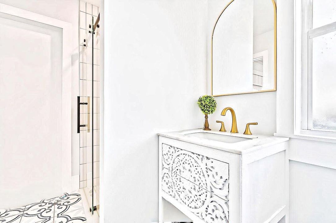 Activo con contrato: $2,999,999 (4 camas, 3 baños, 2657 Pies cuadrados)