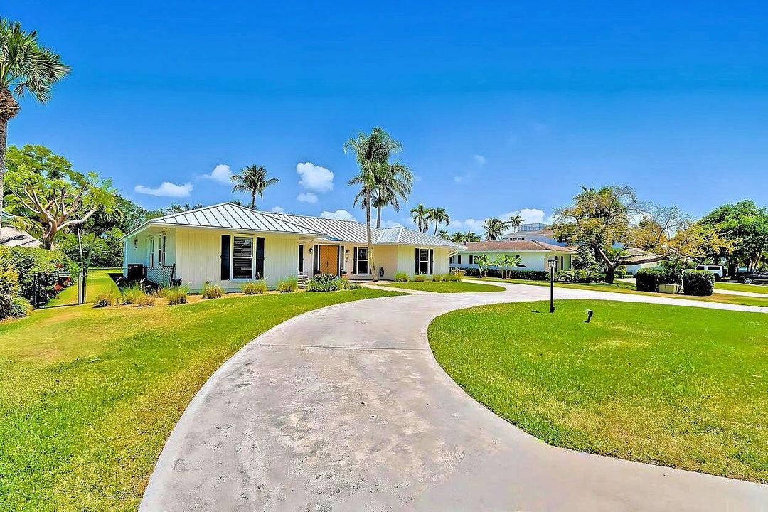 Activo con contrato: $2,999,999 (4 camas, 3 baños, 2657 Pies cuadrados)