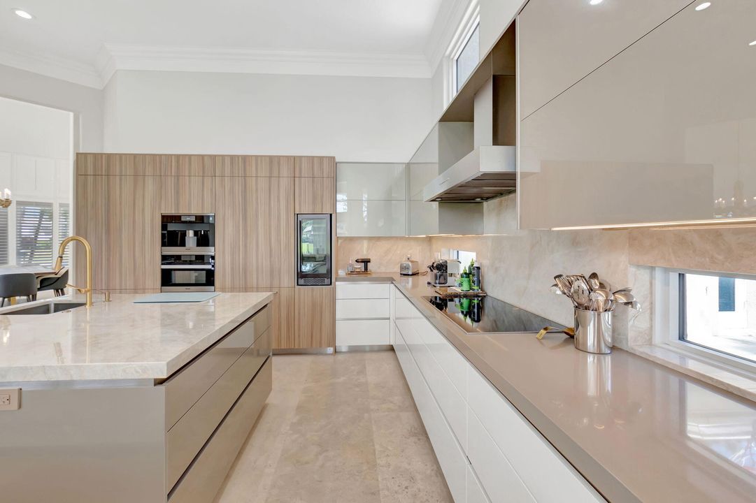 На продажу: $5,975,000 (5 спален, 6 ванн, 5912 Квадратных фут)