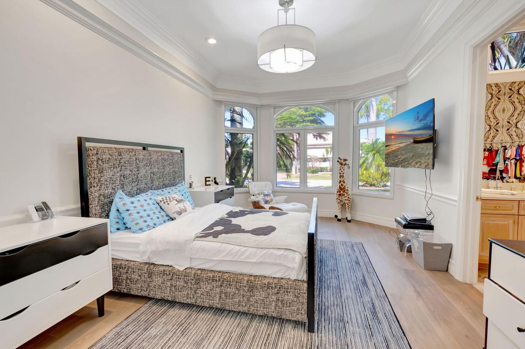 На продажу: $5,975,000 (5 спален, 6 ванн, 5912 Квадратных фут)