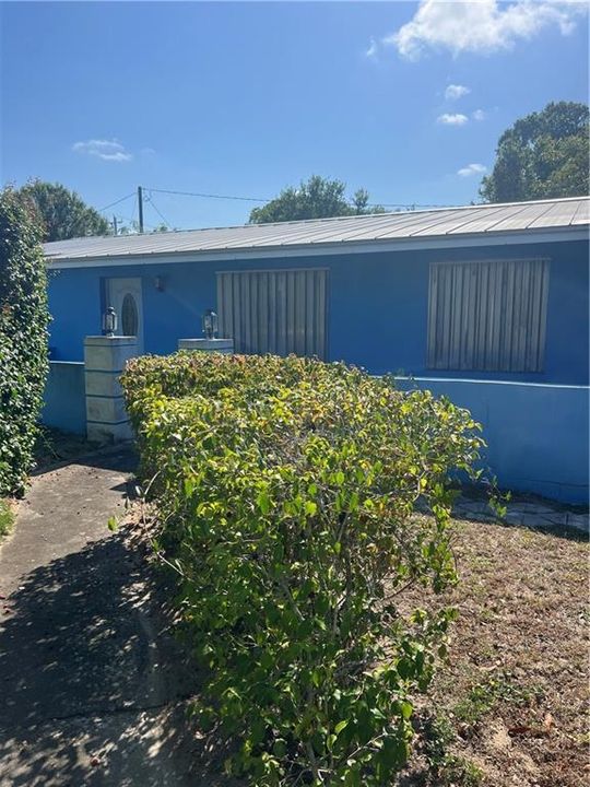 Под контрактом: $300,000 (3 спален, 2 ванн, 1812 Квадратных фут)