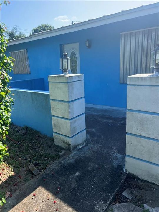 Под контрактом: $300,000 (3 спален, 2 ванн, 1812 Квадратных фут)