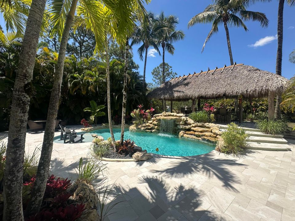 Recently Sold: $2,495,000 (4 beds, 2 baths, 2961 Square Feet)