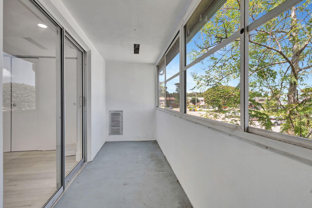 For Sale: $77,500 (1 beds, 1 baths, 570 Square Feet)