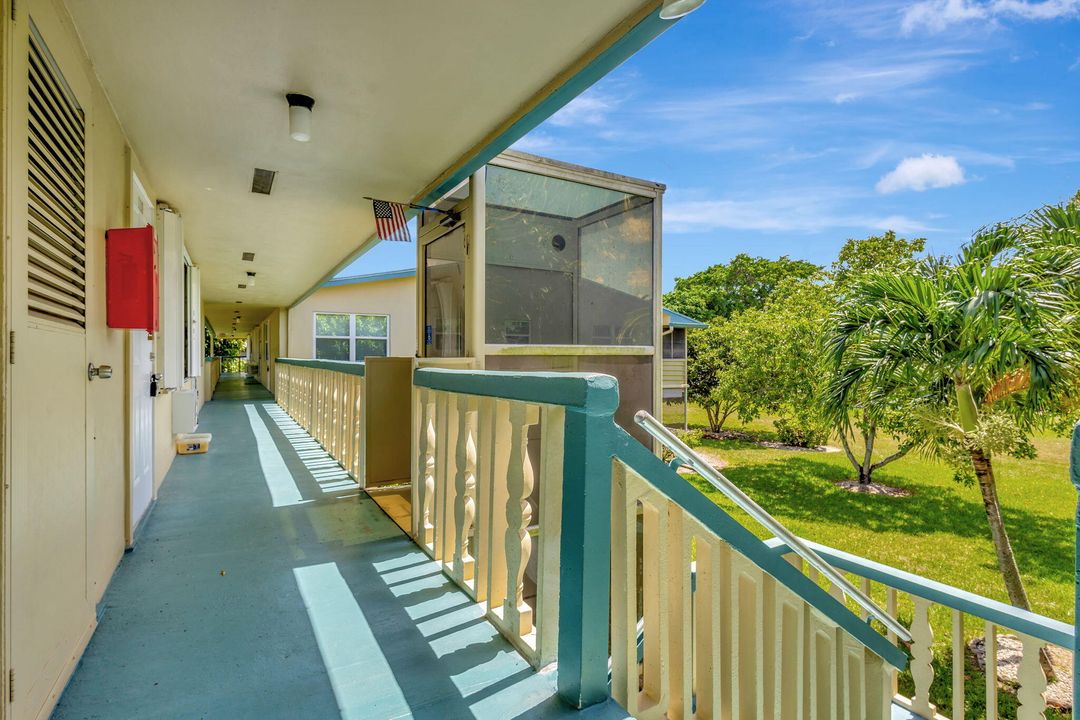 For Sale: $77,500 (1 beds, 1 baths, 570 Square Feet)