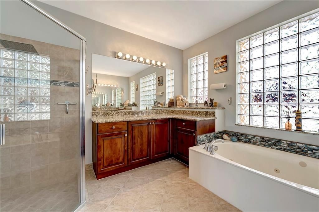 待售: $775,000 (5 贝兹, 4 浴室, 3493 平方英尺)