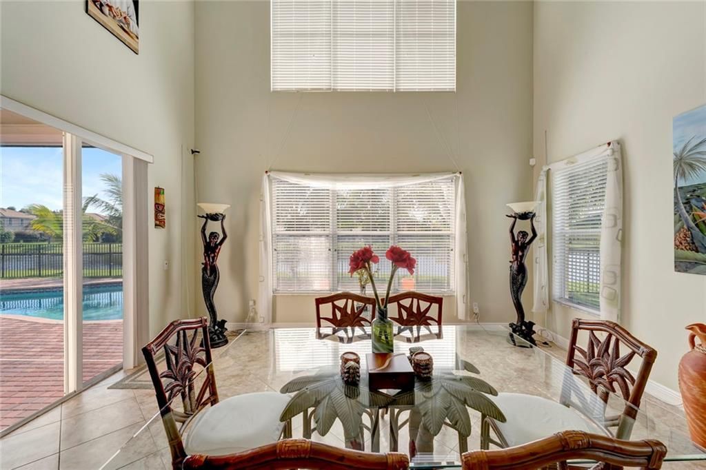 待售: $775,000 (5 贝兹, 4 浴室, 3493 平方英尺)