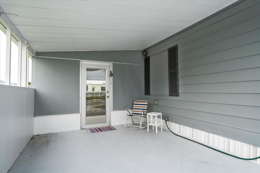 For Sale: $80,000 (2 beds, 2 baths, 1096 Square Feet)