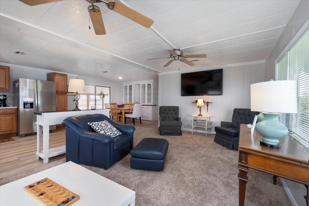 For Sale: $80,000 (2 beds, 2 baths, 1096 Square Feet)