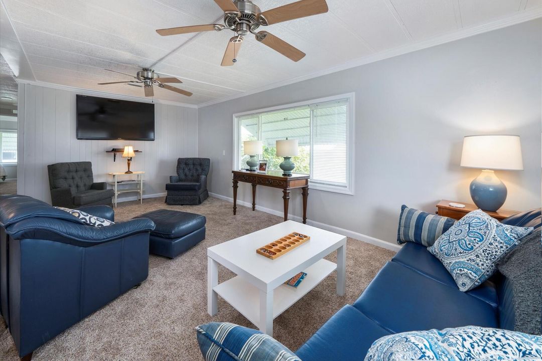 For Sale: $80,000 (2 beds, 2 baths, 1096 Square Feet)