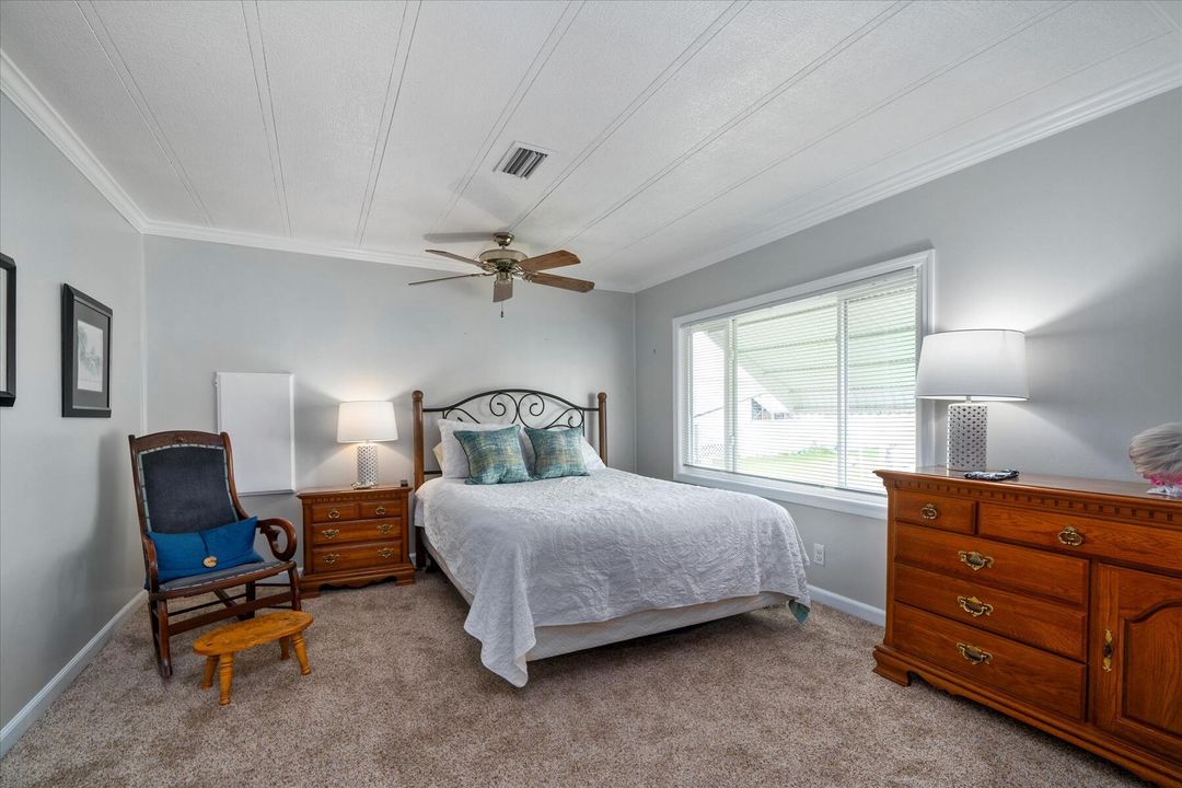 For Sale: $80,000 (2 beds, 2 baths, 1096 Square Feet)