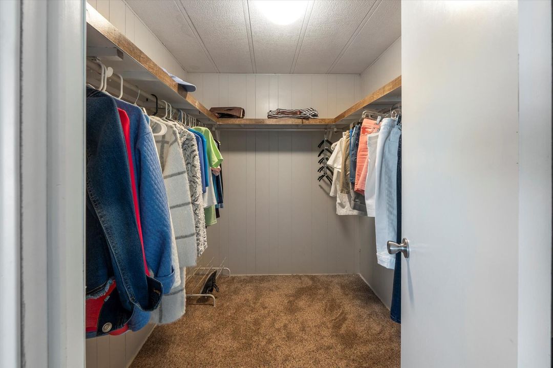 For Sale: $80,000 (2 beds, 2 baths, 1096 Square Feet)