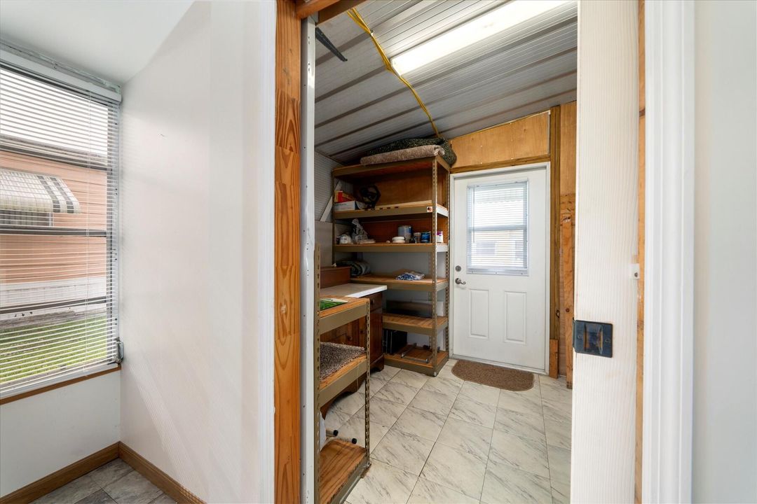 For Sale: $80,000 (2 beds, 2 baths, 1096 Square Feet)