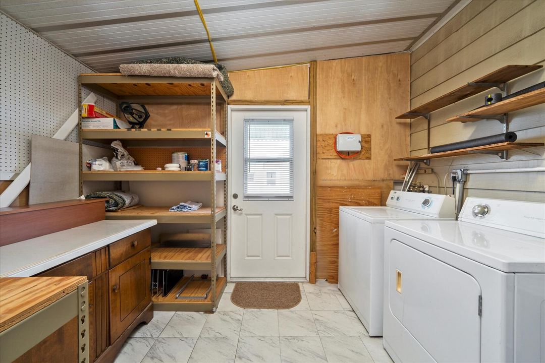 For Sale: $80,000 (2 beds, 2 baths, 1096 Square Feet)