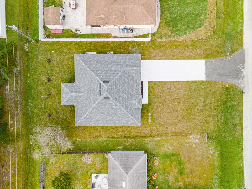 合同活跃: $374,900 (4 贝兹, 2 浴室, 1882 平方英尺)