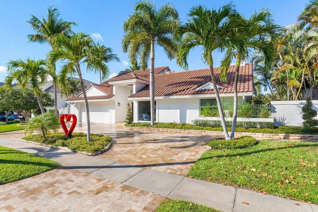 合同活跃: $13,500 (4 贝兹, 4 浴室, 3147 平方英尺)