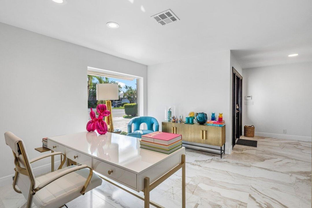 合同活跃: $13,500 (4 贝兹, 4 浴室, 3147 平方英尺)