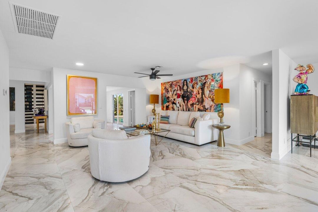 合同活跃: $13,500 (4 贝兹, 4 浴室, 3147 平方英尺)