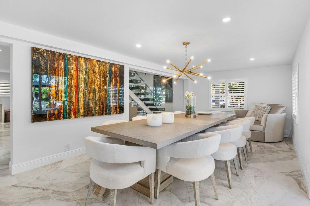 合同活跃: $13,500 (4 贝兹, 4 浴室, 3147 平方英尺)