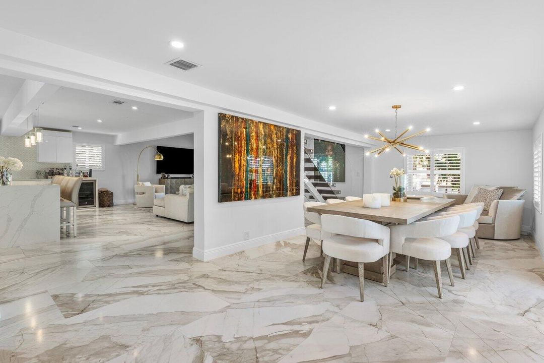 合同活跃: $13,500 (4 贝兹, 4 浴室, 3147 平方英尺)