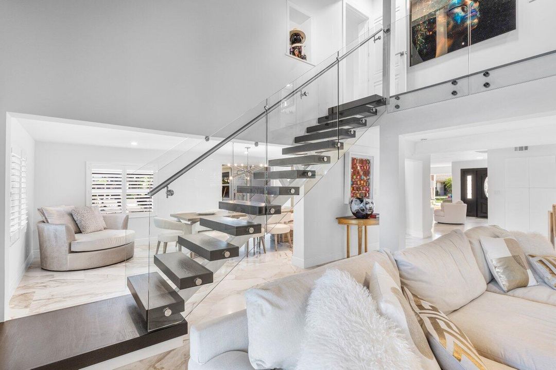 合同活跃: $13,500 (4 贝兹, 4 浴室, 3147 平方英尺)