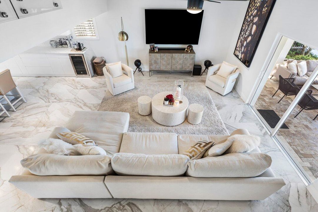 合同活跃: $13,500 (4 贝兹, 4 浴室, 3147 平方英尺)