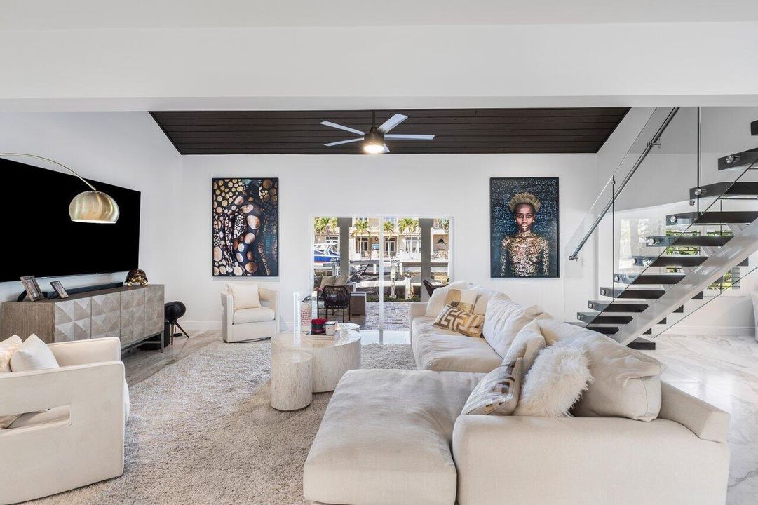 合同活跃: $13,500 (4 贝兹, 4 浴室, 3147 平方英尺)