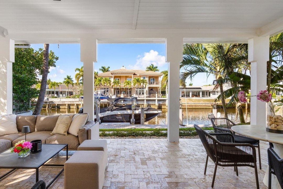 合同活跃: $13,500 (4 贝兹, 4 浴室, 3147 平方英尺)