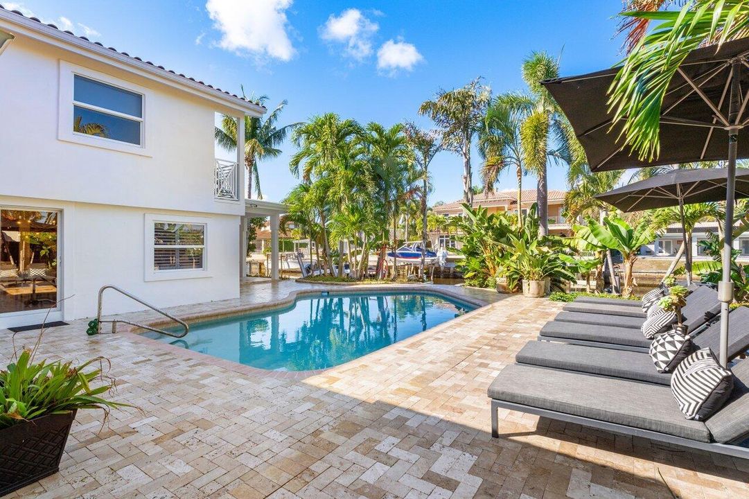 合同活跃: $13,500 (4 贝兹, 4 浴室, 3147 平方英尺)