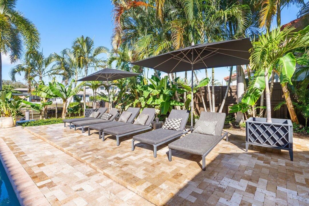 合同活跃: $13,500 (4 贝兹, 4 浴室, 3147 平方英尺)